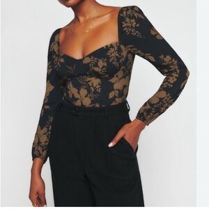Reformation Reign top in Night print size 6